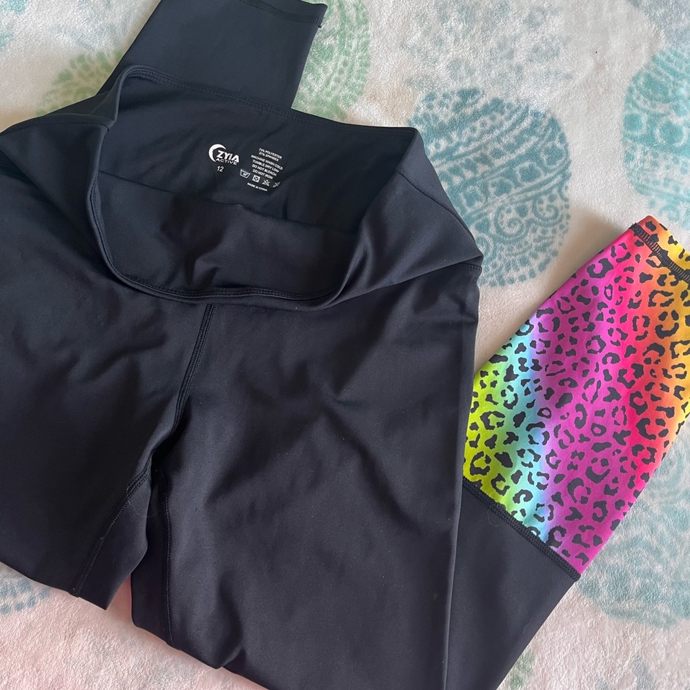 Zyia leggings